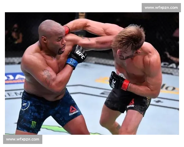 UFC史诗宿敌之战琼斯对决科米尔的荣耀与争议重量级巅峰对抗再掀风暴 UFC史诗宿敌之战琼斯对决科米尔的荣耀与争议重量级巅峰对抗再掀风暴
